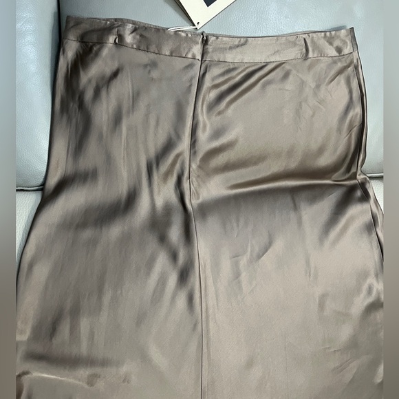 NWT - Frank & Oak Women’s Satin Midi Skirt - Size L - Picture 6 of 9